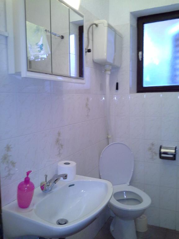 Berto Apartment Нерезине Екстериор снимка