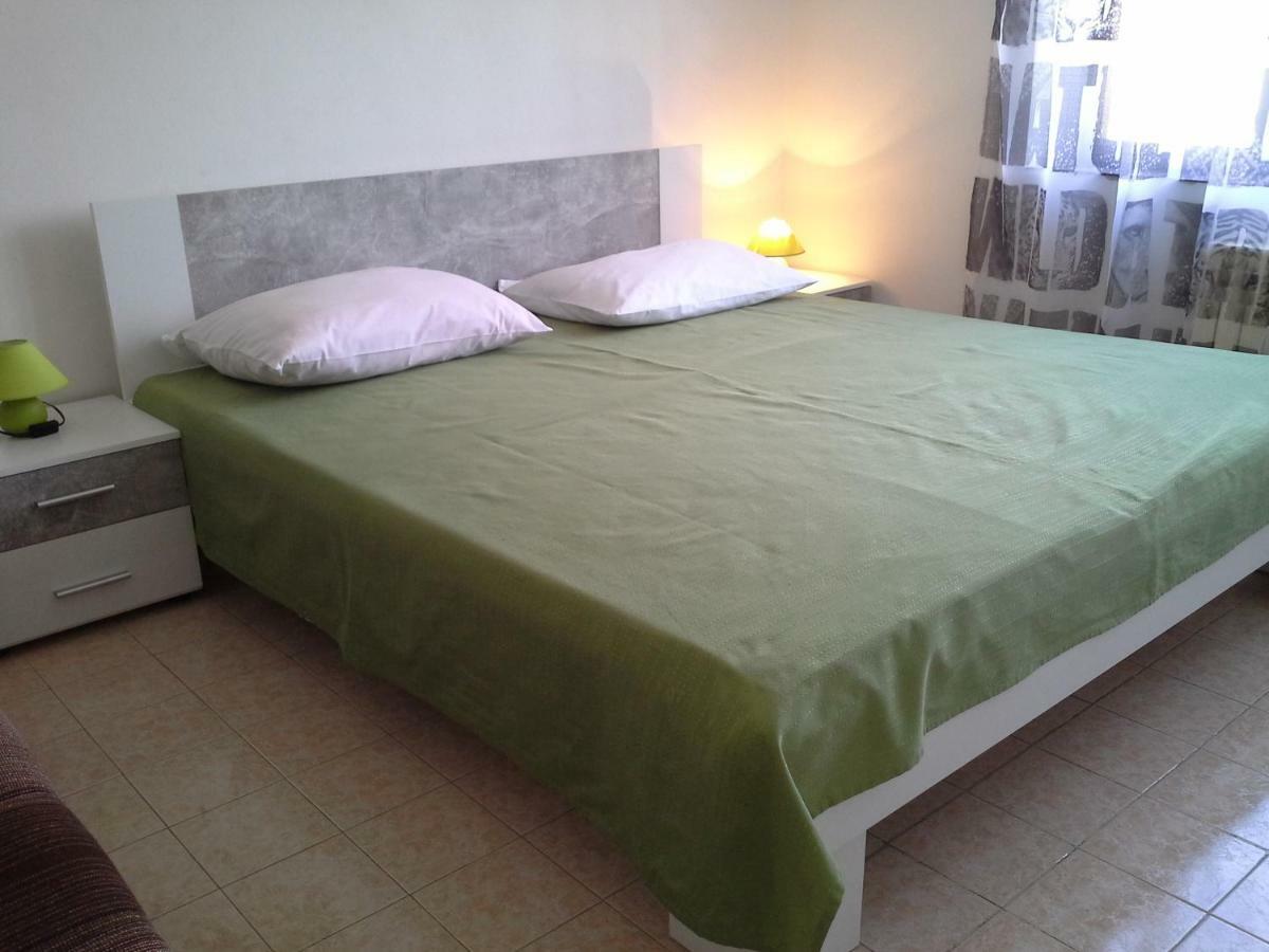 Berto Apartment Нерезине Екстериор снимка